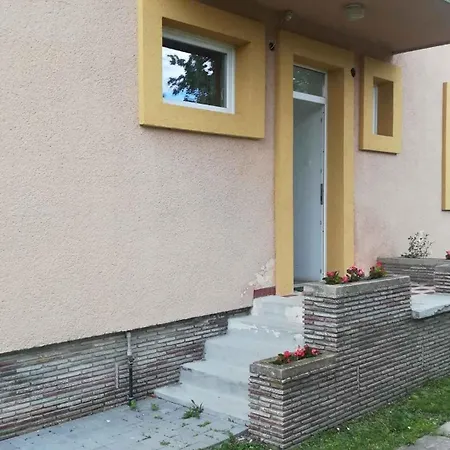 In 18525 Apartmán *